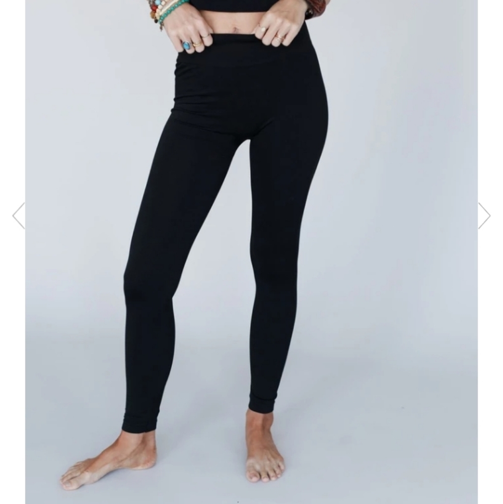 NWT TBN High Waisted Leggings in black OS